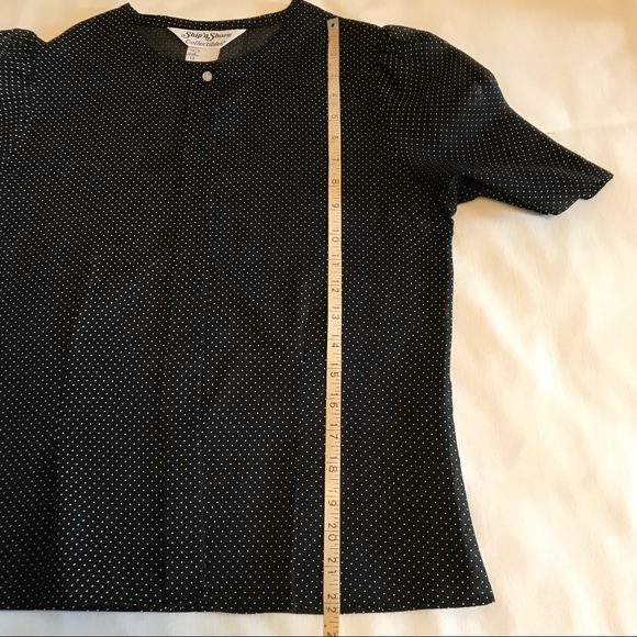Ship’ n Shore Collectibles Blouse - Picture 4 of 6